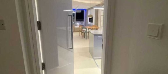 3 bedrooms Apartment in Limassol, Cyprus No. 11073 2