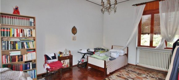 7 rooms House in Cerro Maggiore, Italy No. 4589 17