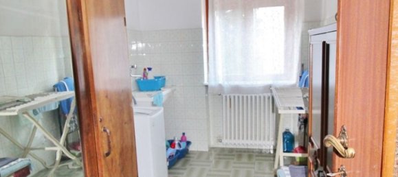 7 rooms House in Cerro Maggiore, Italy No. 4589 13