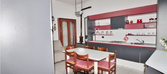 7 rooms House in Cerro Maggiore, Italy No. 4589 8