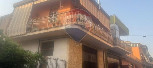 2 bedrooms House in Adrano, Italy No. 380118 3