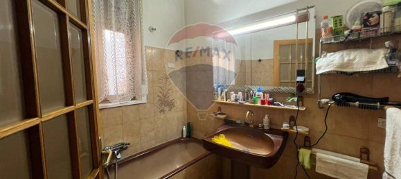 2 bedrooms House in Adrano, Italy No. 380118 2