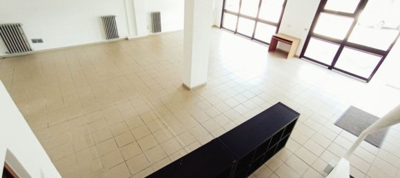 4 rooms Commercial property in Foiano della Chiana, Italy No. 223492 10