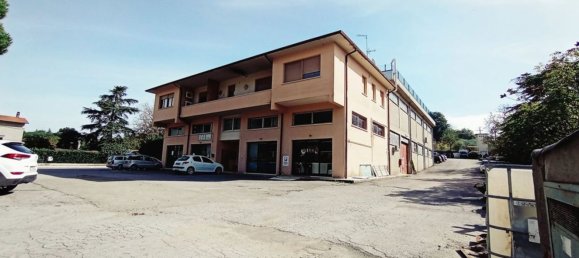 4 rooms Commercial property in Foiano della Chiana, Italy No. 223492 4