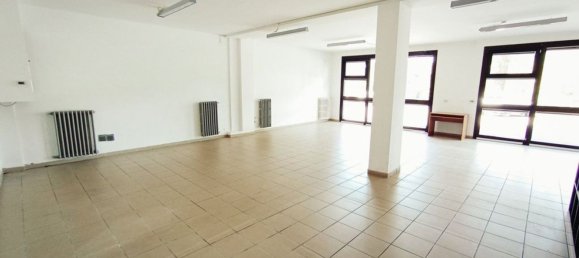 4 rooms Commercial property in Foiano della Chiana, Italy No. 223492 6