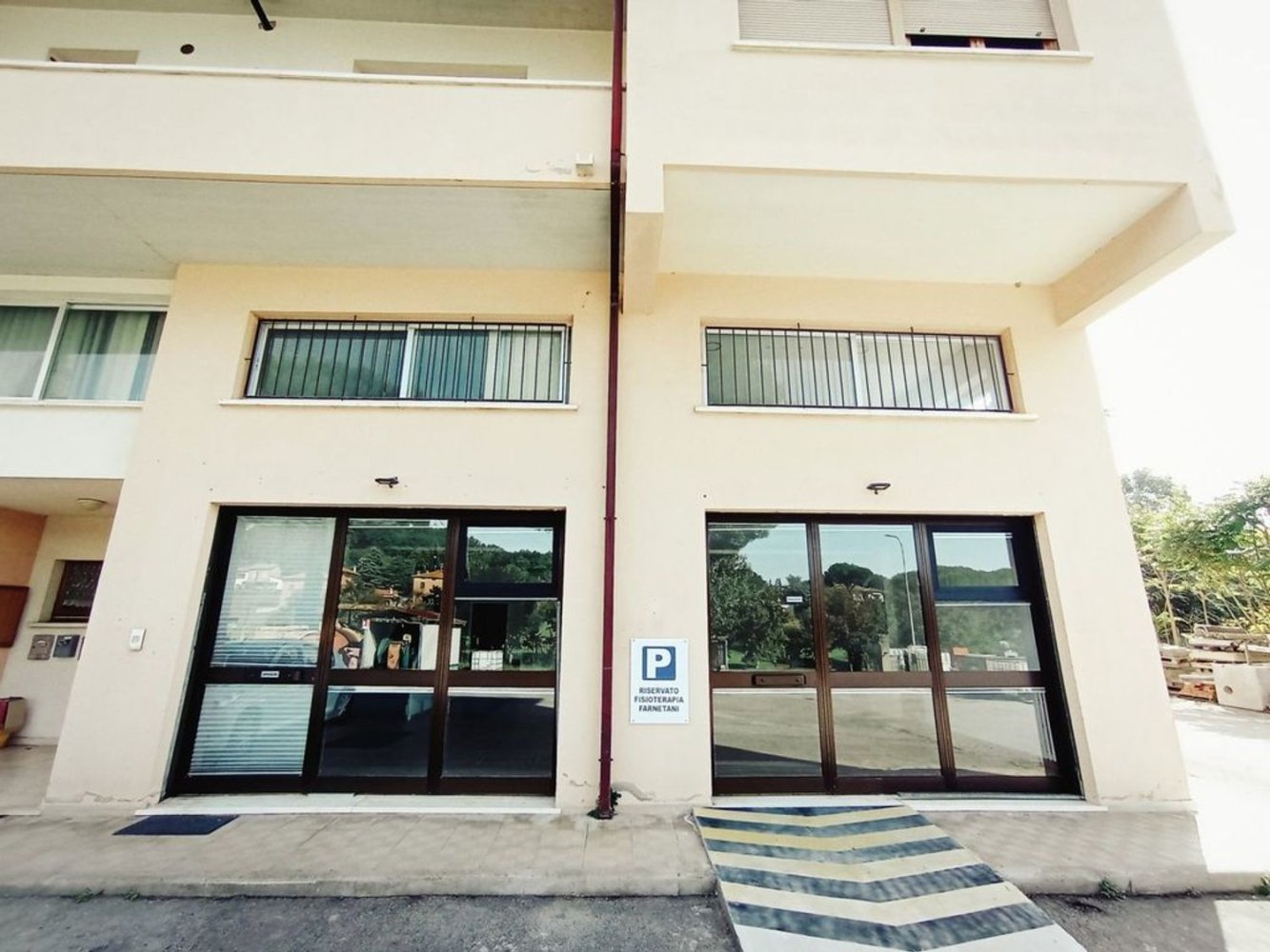 4 rooms Commercial property in Foiano della Chiana, Italy No. 223492