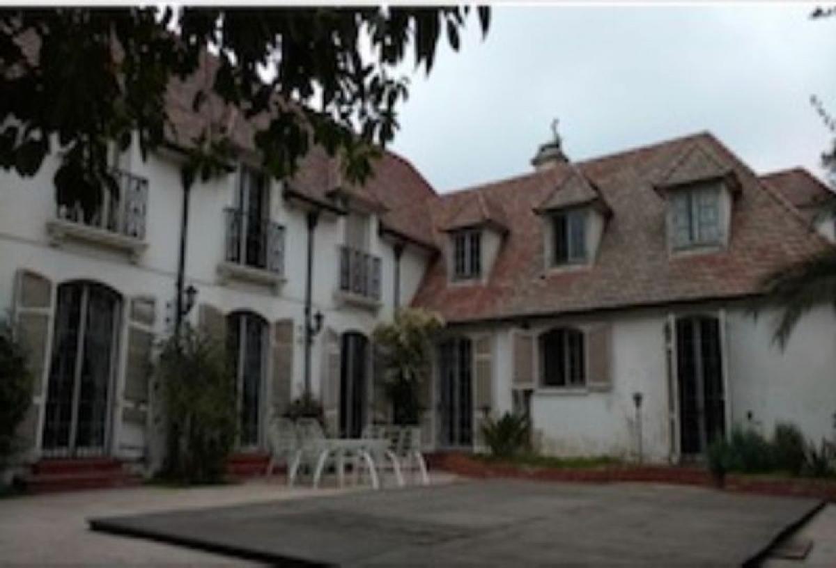 5 bedrooms House in Santiago, Chile No. 2871