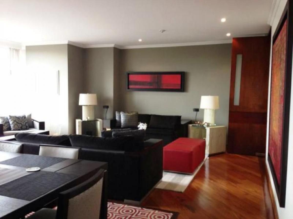 Casa de 3 dormitorios en Bogotá, Colombia No. 10986