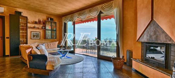 4 bedrooms Villa in Gardone Riviera, Italy No. 237189 5