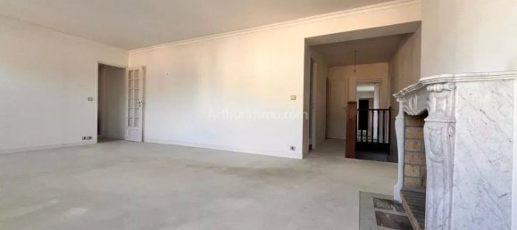 3 bedrooms House in Reims, France No. 239636 9