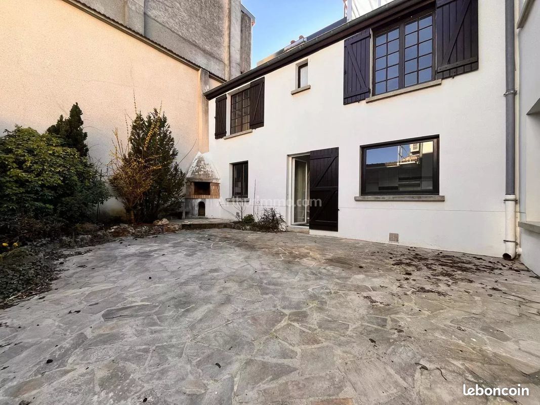 3 bedrooms House in Reims, France No. 239636