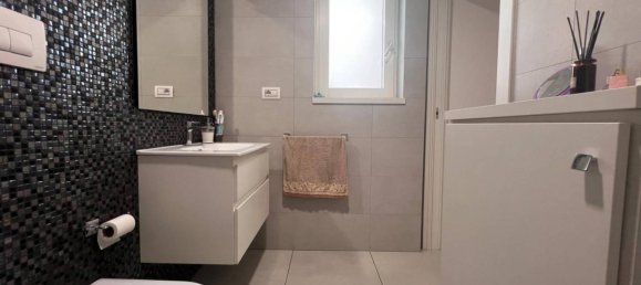 1 bedroom Apartment in Rome, Italy No. 319128 16