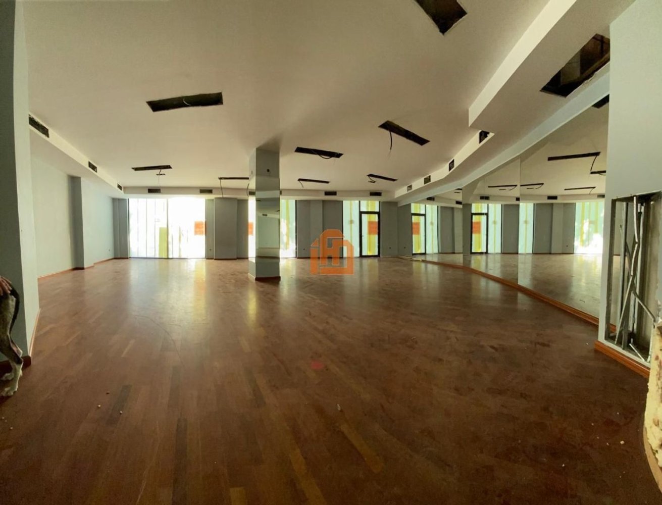 Коммерческая недвижимость 179м² в Леон, Испания № 66623