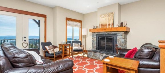 4 bedrooms House in British Columbia, Canada No. 1281 11