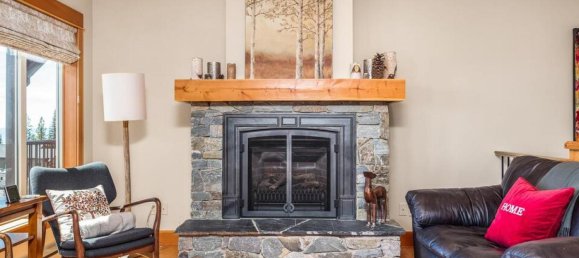 4 bedrooms House in British Columbia, Canada No. 1281 12