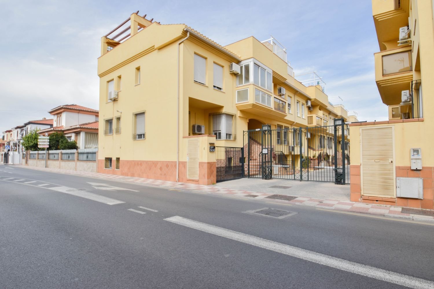 3 bedrooms House in Armilla, Spain No. 250930