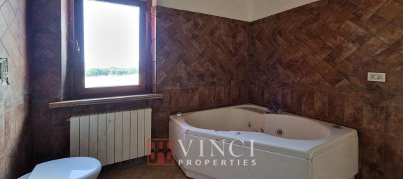 Casa de 9 habitaciónes en Montelupone, Italy No. 123283 28