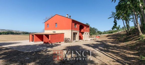 Casa de 9 habitaciónes en Montelupone, Italy No. 123283 16