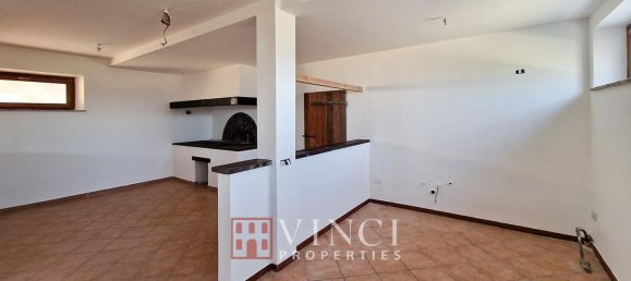 Casa de 9 habitaciónes en Montelupone, Italy No. 123283 9