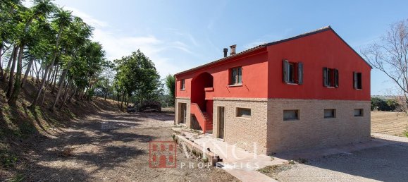 Casa de 9 habitaciónes en Montelupone, Italy No. 123283 44