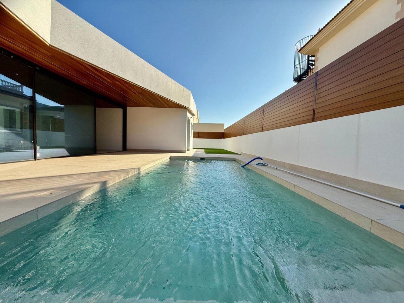 Casa de 4 dormitorios en Torrevieja, Spain No. 154545