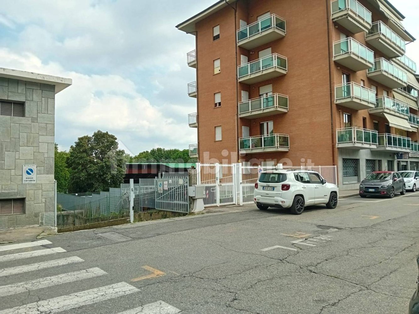 14m² Garage in Rivoli, Italy No. 385878