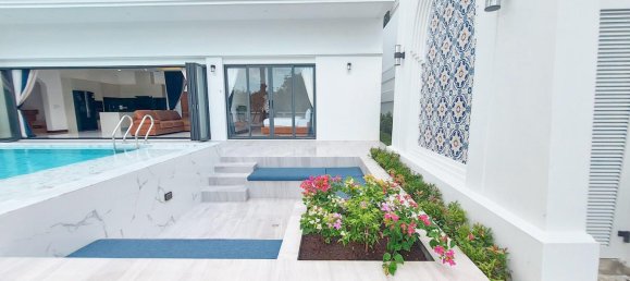 3 bedrooms Villa in Phuket, Thailand No. 5933 2