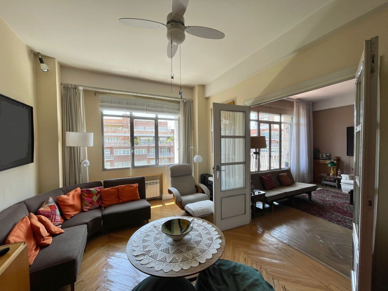 Apartamento de 4 dormitorios en Madrid, Spain No. 196491