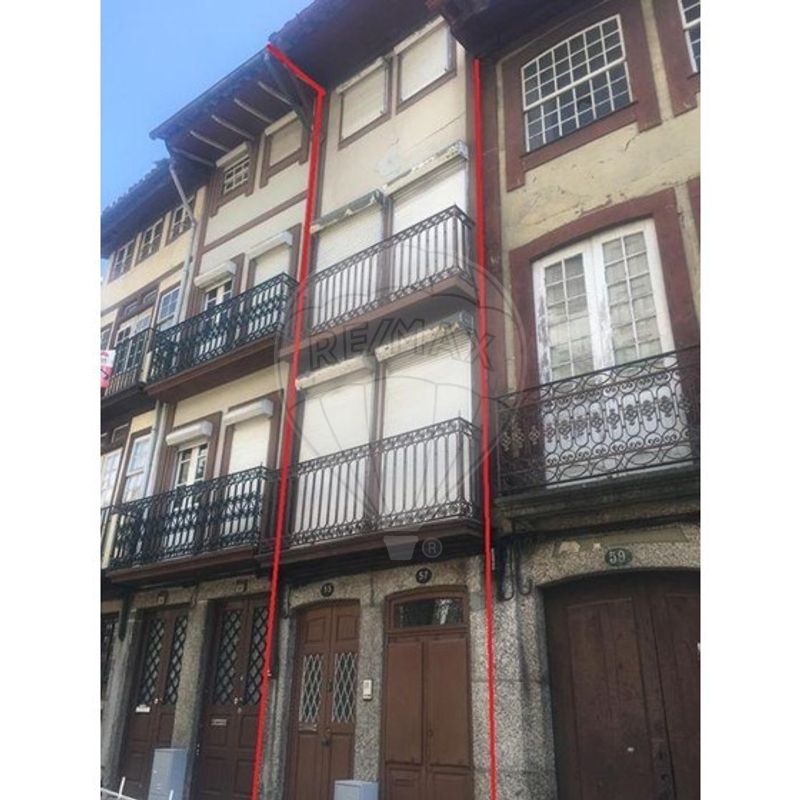 4 bedrooms Building in Guimaraes, Portugal No. 44450