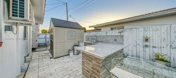 3 chambres villa à vendre à Miami, Miami-Dade, Florida, USA № 615403 5