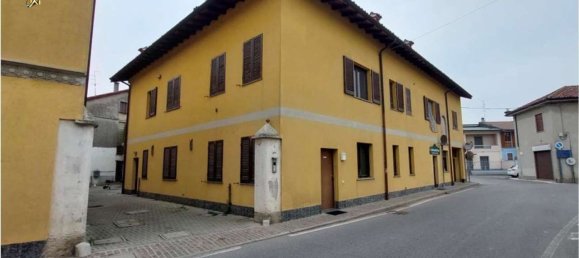 Apartamento de 3 habitaciónes en Gerenzago, Italy No. 181356 2