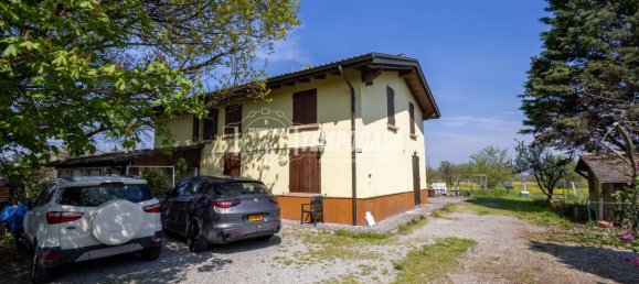 Casa de 6 habitaciónes en Reggio Emilia, Italy No. 232739 34