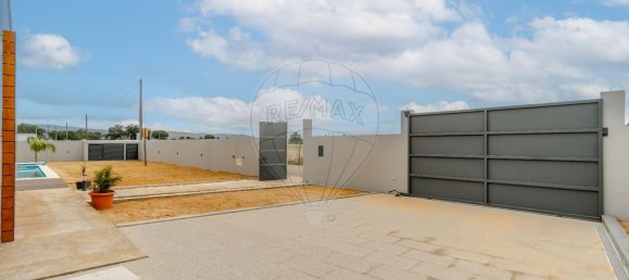 4 bedrooms House in Palmela, Portugal No. 17386 14