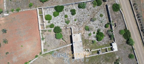 9 bedrooms House in Ugento, Italy No. 86712 4