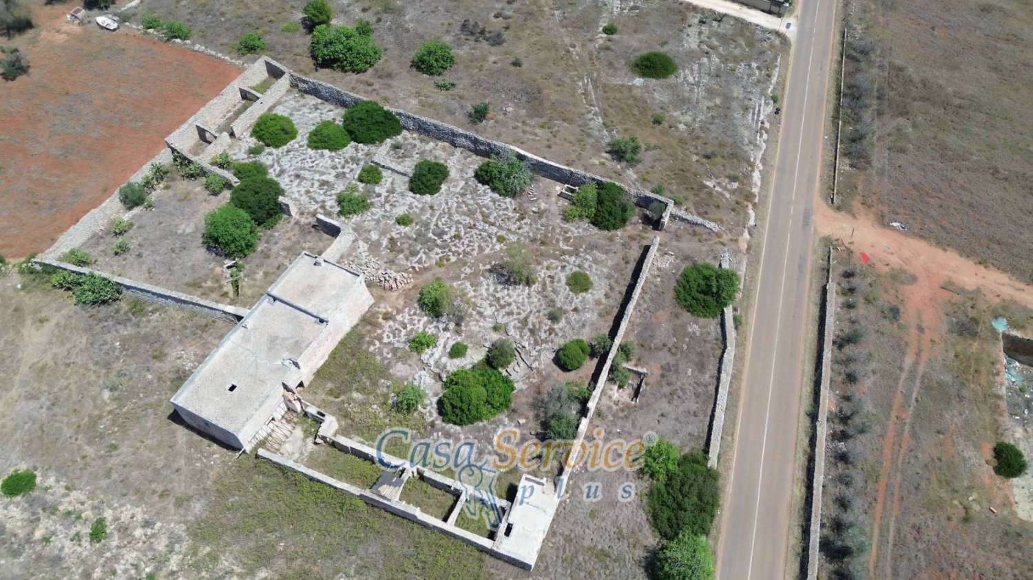 9 bedrooms House in Ugento, Italy No. 86712