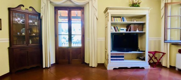 10-salle Villa à Camaiore, Italy No. 93037 50