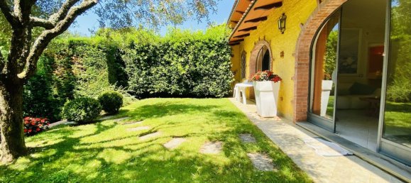 10-salle Villa à Camaiore, Italy No. 93037 3