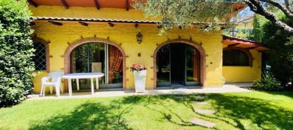 10-salle Villa à Camaiore, Italy No. 93037 41