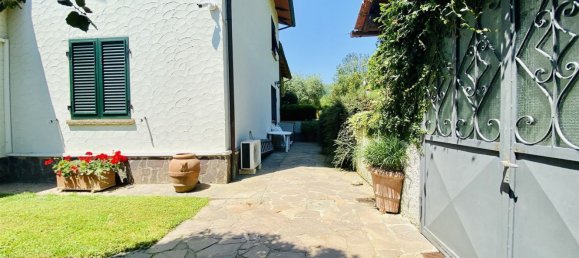 10-salle Villa à Camaiore, Italy No. 93037 5