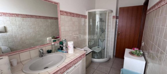 4 bedrooms Apartment in Naples, Italy No. 24313 27
