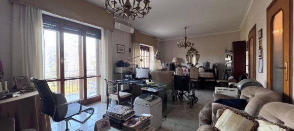 4 bedrooms Apartment in Naples, Italy No. 24313 10