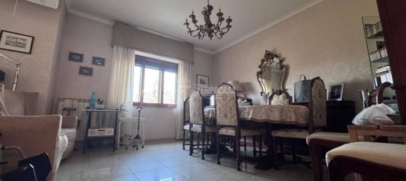 4 bedrooms Apartment in Naples, Italy No. 24313 9