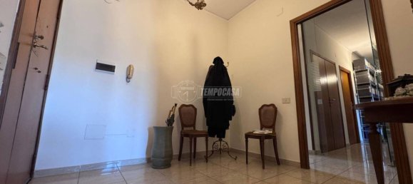 4 bedrooms Apartment in Naples, Italy No. 24313 4