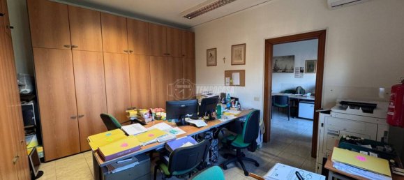 4 bedrooms Apartment in Naples, Italy No. 24313 19