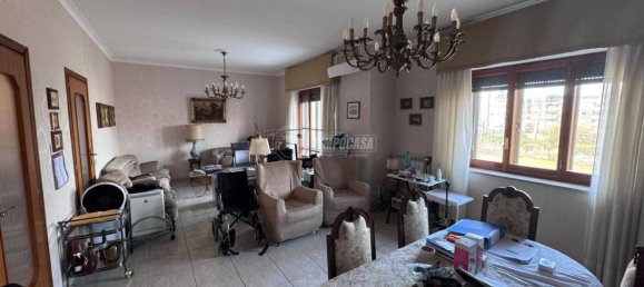 4 bedrooms Apartment in Naples, Italy No. 24313 13
