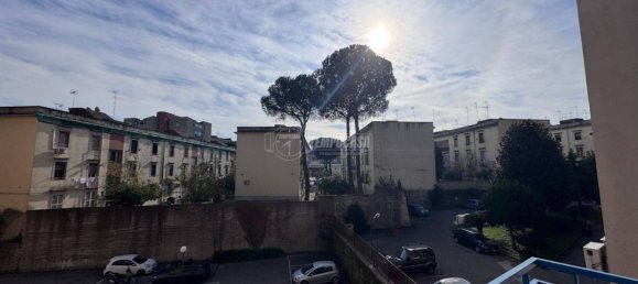 4 bedrooms Apartment in Naples, Italy No. 24313 32