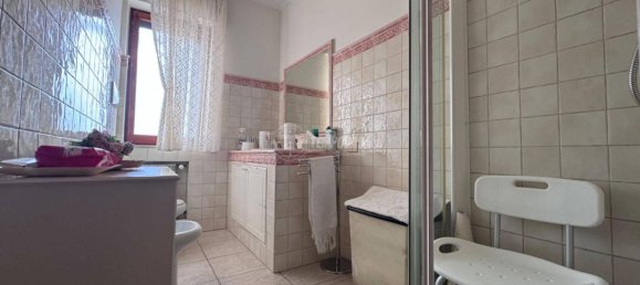 4 bedrooms Apartment in Naples, Italy No. 24313 25