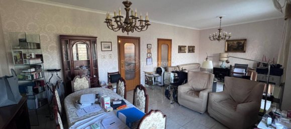 4 bedrooms Apartment in Naples, Italy No. 24313 12