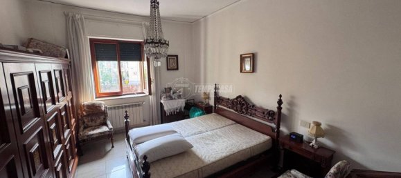 4 bedrooms Apartment in Naples, Italy No. 24313 16