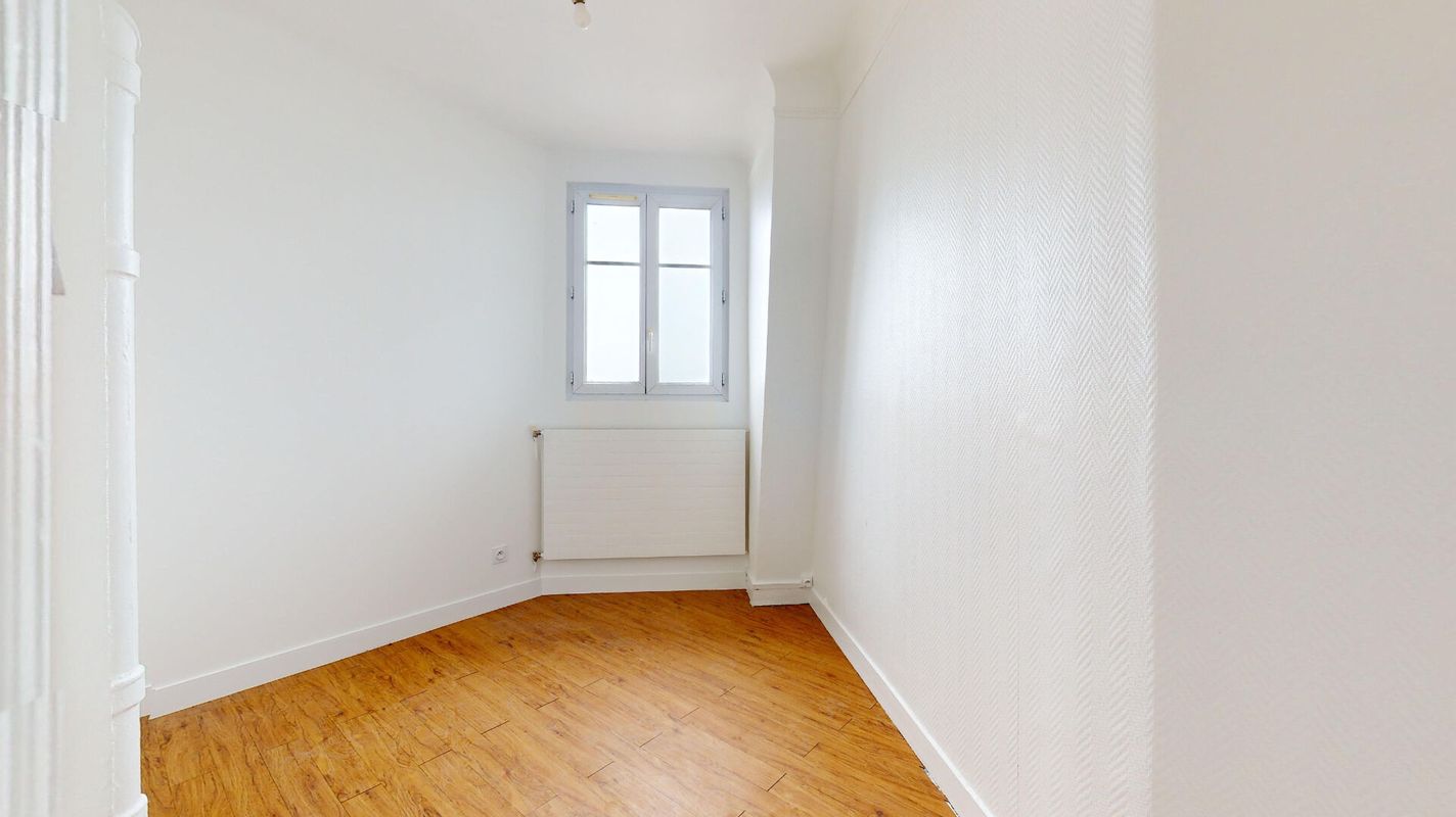 1 bedroom Apartment in Clichy, France No. 176709